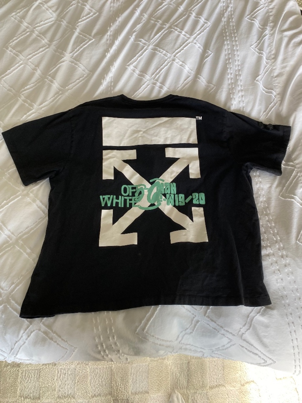 Off White Black Graphic Tshirt Logo size M Mens
